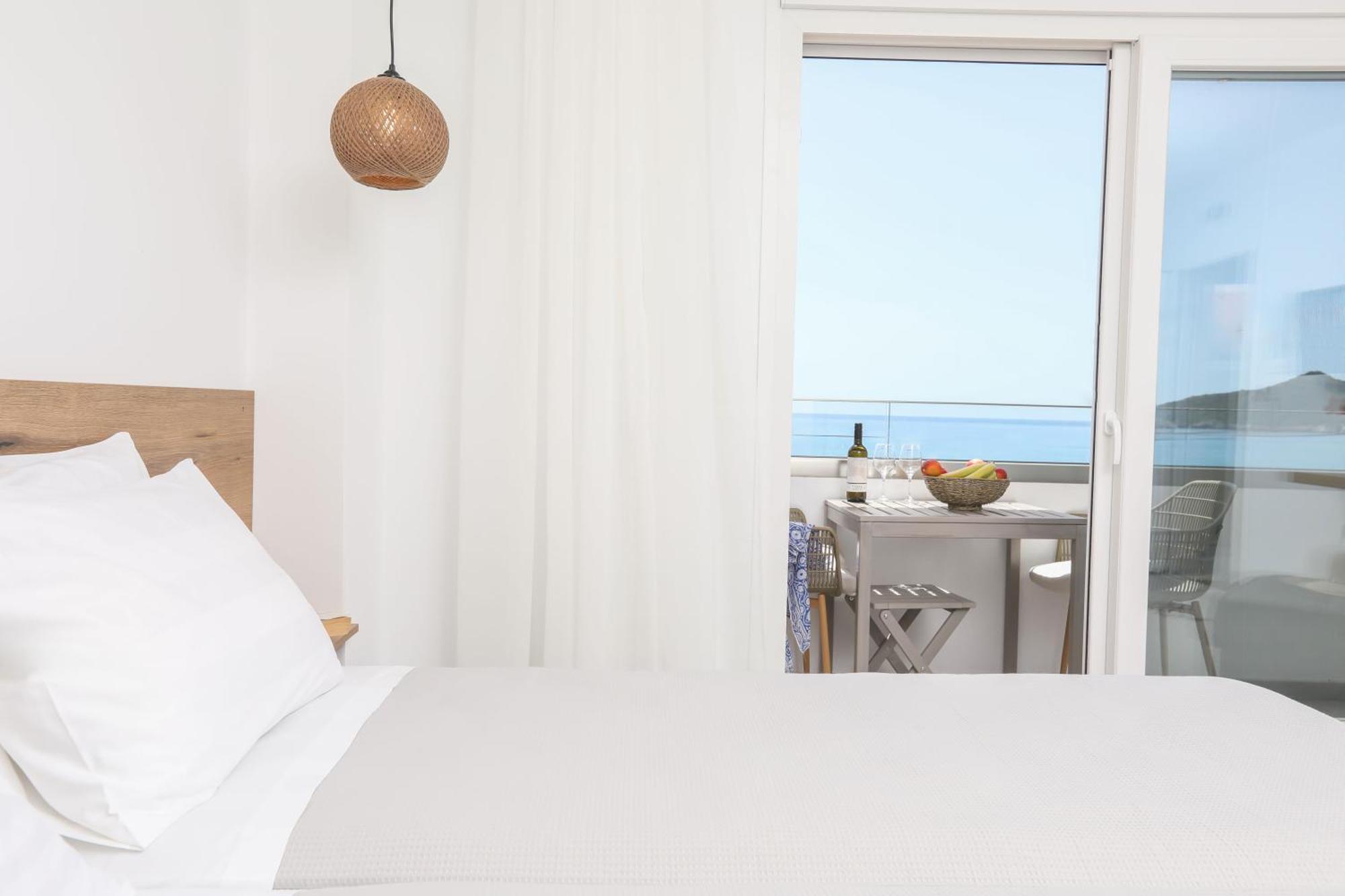 Magdachris Luxury Rooms Agios Georgios Pagon Exterior photo